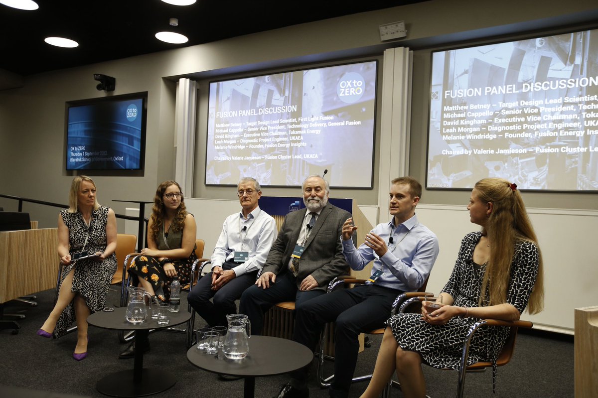 UKAEAofficial's tweet photo. Fusion energy followed an inspiring opening talk from @simonmundy (author of Race for Tomorrow), who was clear #fusionenergy “plays an important role in addressing the climate emergency” at the first @OXtoZERO summit #oxtozero. And “Oxford is a world leader”. https://t.co/as27iTYL0g