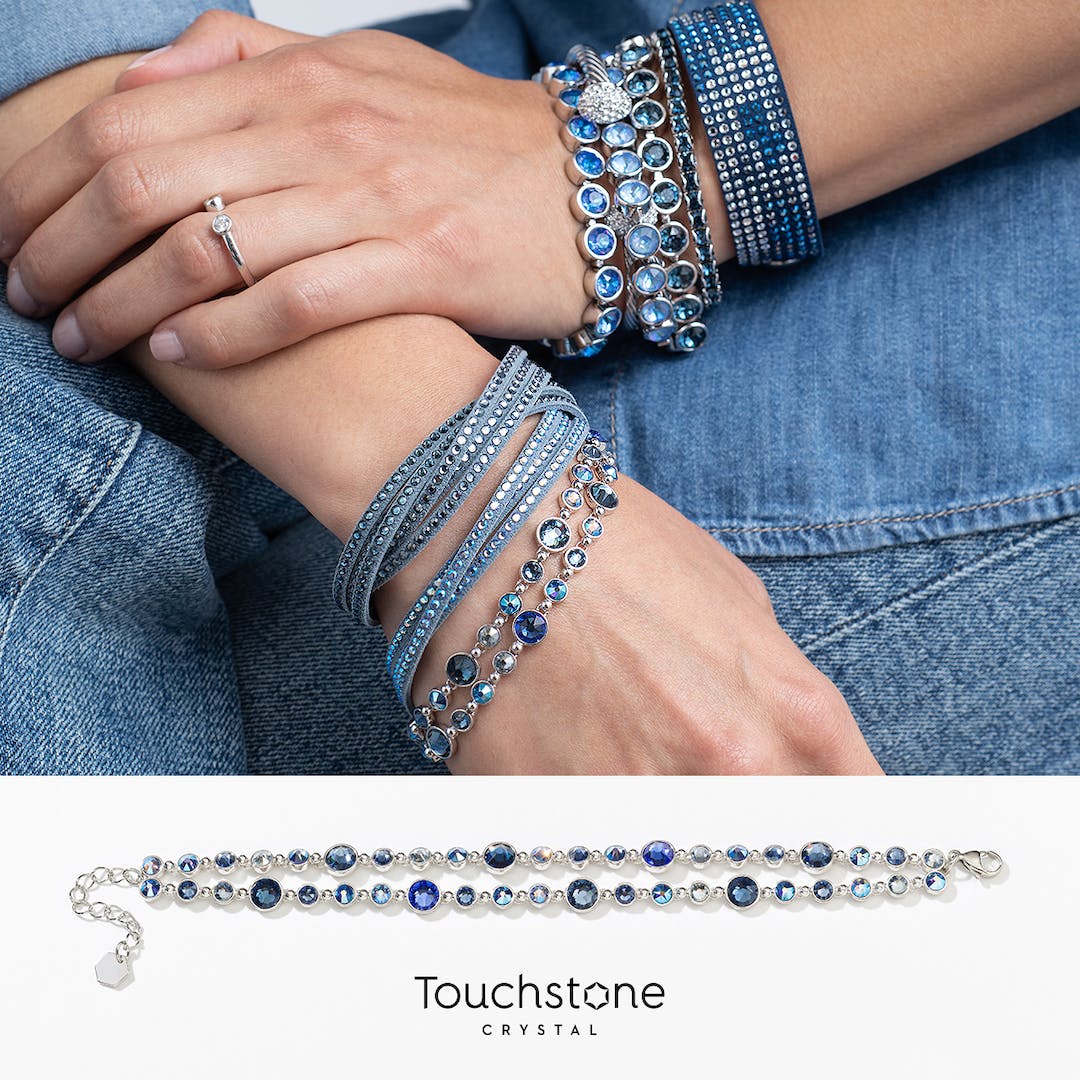 Hoffman1Toni's tweet photo. This Glam Bracelet, Blue is so beautiful! This unique piece 2 pieces in one and it will sparkle and shine and that Is what I and I just love it! Spend $100.00 and get the piece 50% off.
https://t.co/UWqQevybW3 https://t.co/YLq5RJYFU6