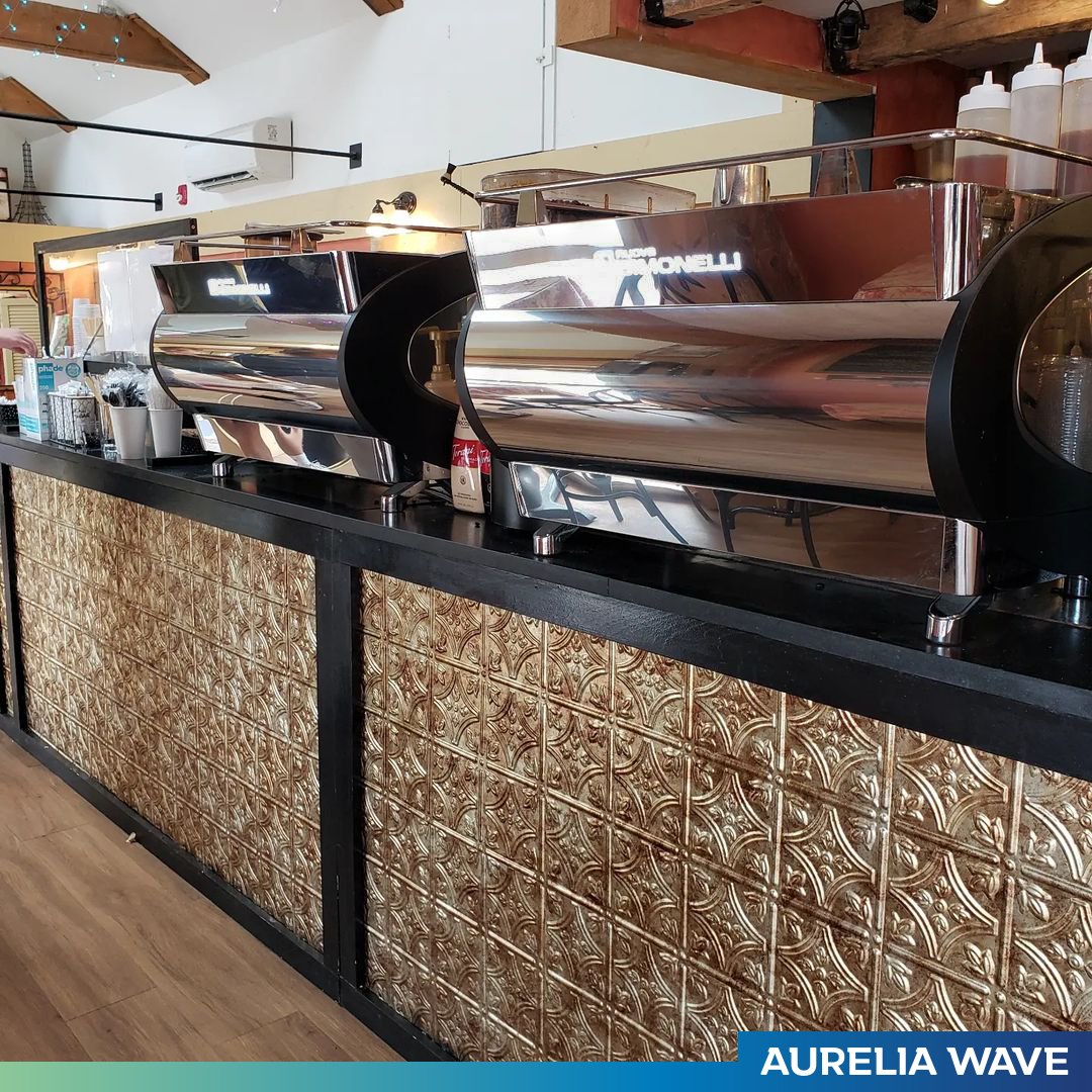nuovasimonelli's tweet photo. Today we are in Kennebunk, Maine discovering how @morningsinparis make customers try a great experience. 2x #AureliaWave are the perfect allies, offering quality #coffeebased drinks at high workflow!
Look how their machines perfectly fit the location!
📸 credits: @LucasRoasting https://t.co/raCVbPkQbh