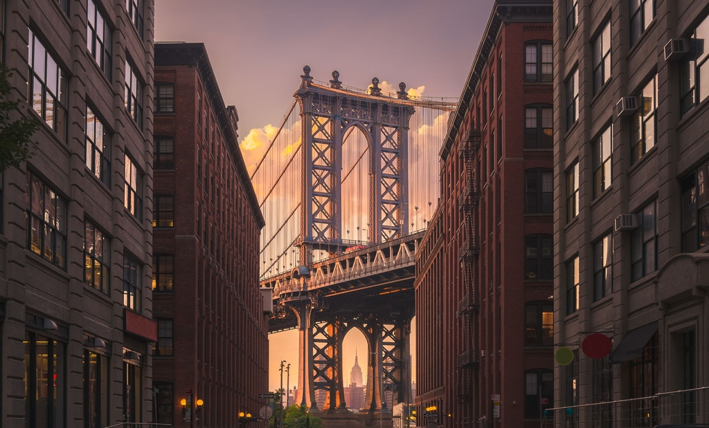 EveryPathway's tweet photo. Moving to the Big City. 

#Manhattan #bridge seen from a brick buildings in #Brooklyn street in perspective, New York, USA. Shot in the evening https://t.co/OUI0vIotHF