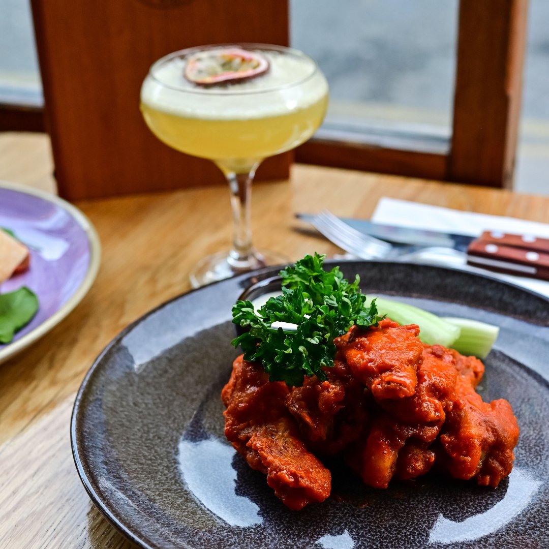Have you tried our Chicken Wings yet? 🍗 If not, this is your sign to do so next time you're in! You won't regret it 🤤

#bobosburgers #bobosdublin #dublin #dublinrestaurants #burger #burgers #burgerrestaurants #burgersofinstagram #burgerporn #eatstagram