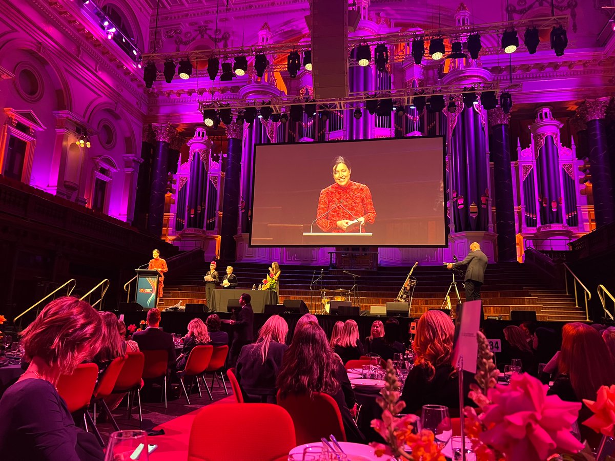 “In education we are expecting a 69 million teacher shortfall globally.” Fleur Johnstown’s business PeopleBench is working on solving this issue. And… she’s the winner of our Global Pathway Award. #SBEIMPACT