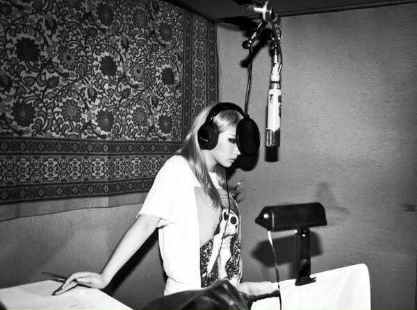 forchaerinnie's tweet photo. Things that make her happy (1) 

#CL #씨엘  @chaelinCL https://t.co/bDAkR8881H
