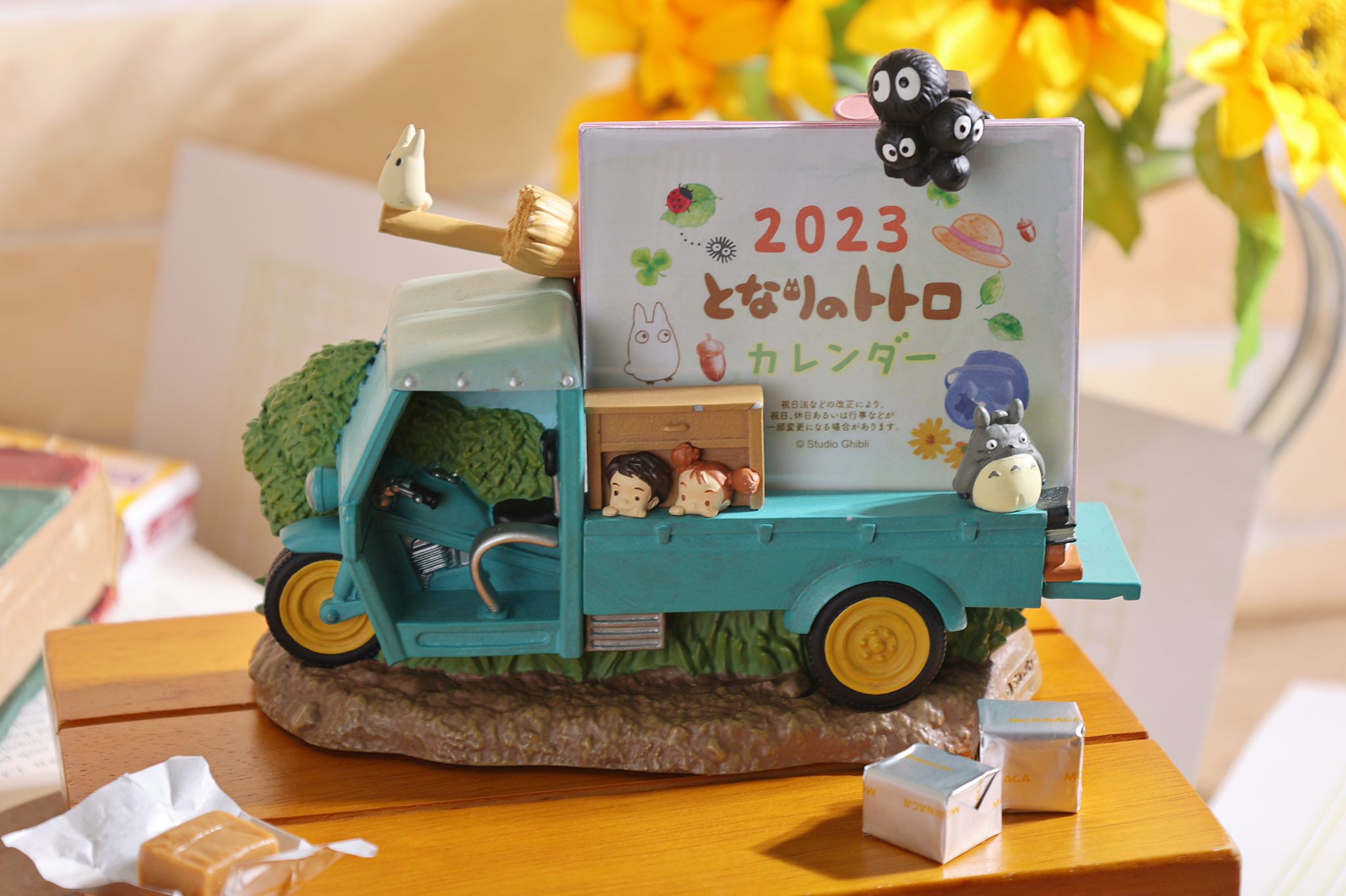 新品 となりのトトロ2024年ジオラマカレンダー 草壁家の軒下