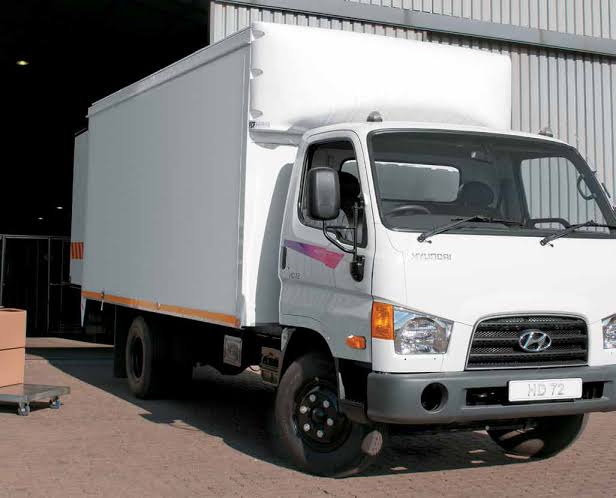 FamilywinM's tweet photo. Nous proposons des offres intéressantes pour ceux qui veulent déménager et stockage des meubles dans les meilleures conditions.#Déménagé
#service #déménagement, #rdcongo #kinshasa #déménageursb #proffesionel #moncongo #business #camnion #location, #immobilierkin #congobusiness, https://t.co/KhusRb5WES