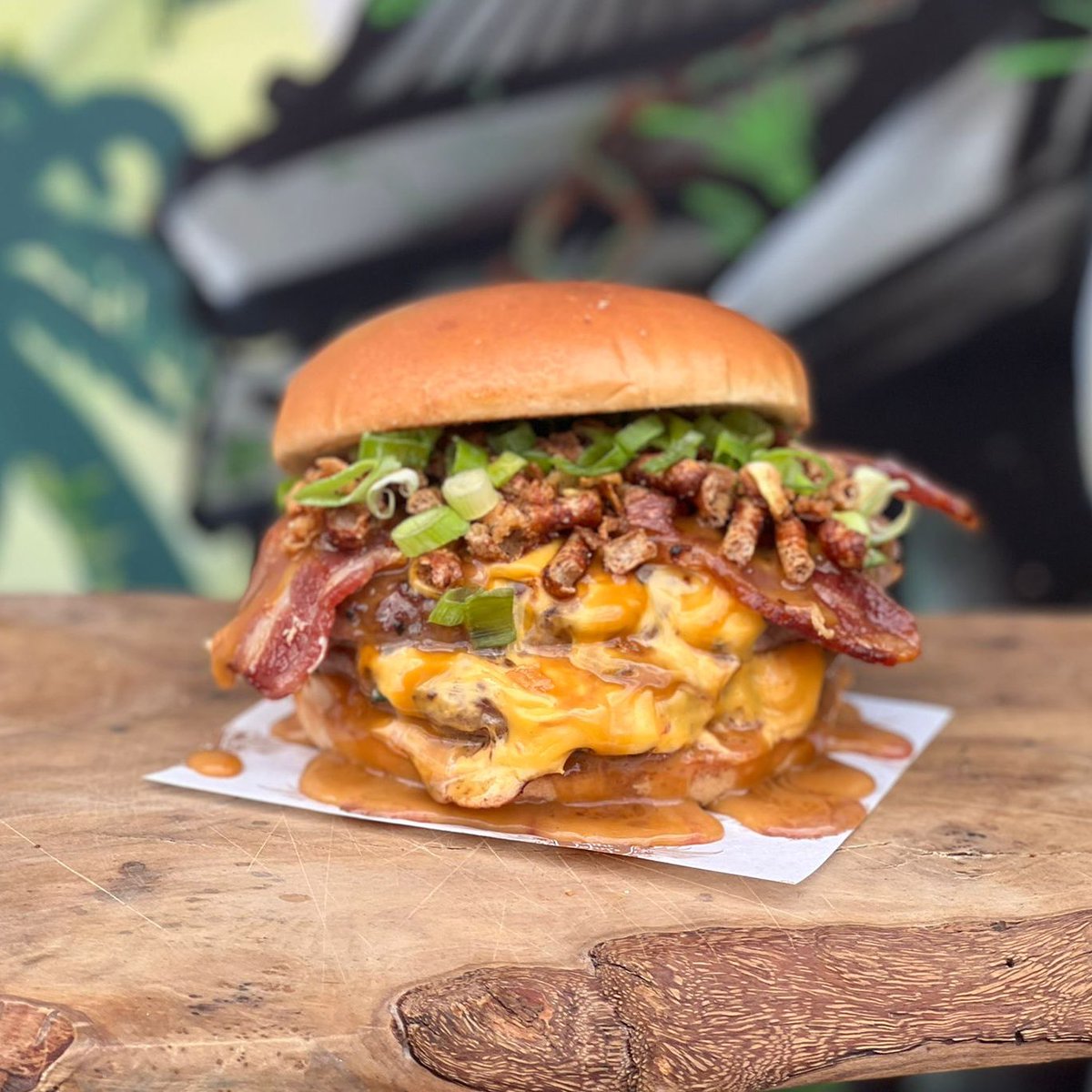 SaintJohnsYard's tweet photo. Our September burgasm, you’ll either love it or you’ll hate it 🤔
🌟The James Corden🌟 Double beef patty, American cheese, topped and bottomed with our house marmite cheese sauce, oak smoked bacon, crispy onions, spring onion and crushed twiglets! #tunbridgewells #burgers https://t.co/7sqNk1qyXS