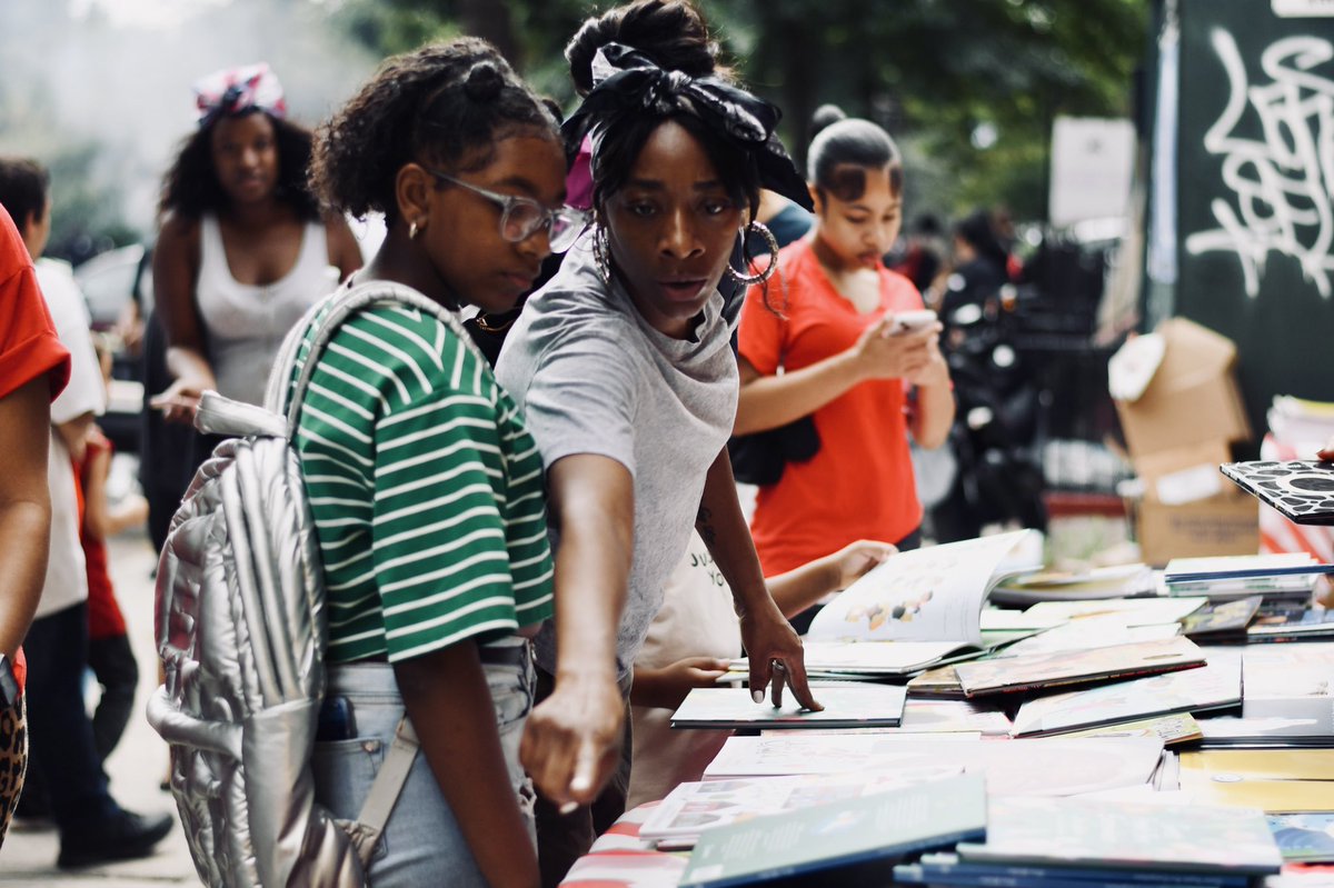 AliensOnVaca's tweet photo. real comfy giving happening in the community . 

HUGE thanks to those that copped a bucket hat b/c 100% of summer bucket sales went to school supplies this past Sunday. 
#givecomfortably #tripcomfortably https://t.co/JG353j4a3G