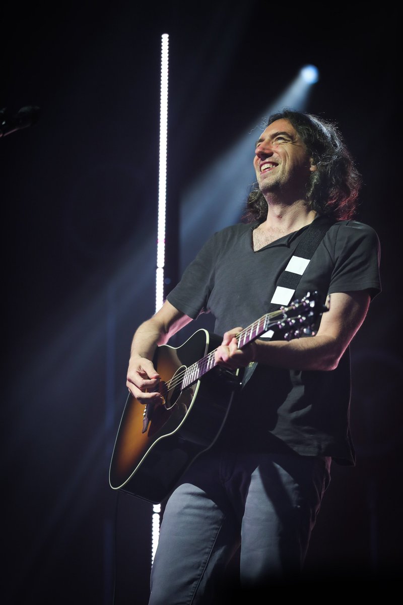ANDborough's tweet photo. What a night in the City of Bangor, celebrating the conferment of the #FreedomoftheBorough on Gary Lightbody OBE!
Thank you Snow Patrol for such a brilliant night, our partners Open House Festival, & everyone working behind the scenes to help deliver such a special event! https://t.co/Dit2HNQlyQ