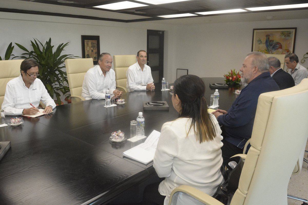 Sostuve encuentro con el Sr. Bernold O. Schroeder, Presidente del Consejo de Administración Kempinski, compañía hotelera de alto estándar, donde intercambiamos sobre oportunidades de negocio en nuestro país.