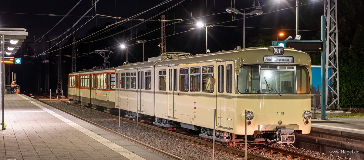 franknagel_de's tweet photo. Der Prototyp (Baujahr 1965) unserer U-Bahnwagen auf dem Weg aus dem Museum nach #Eckenheim an der Station Heddernheim Landstraße. Wochenende ... https://t.co/DgrGscfSBH - #VGF #VGF_FFM #HSF_FFM #Verkehrsmuseum #Frankfurt https://t.co/fvJPH7eX0G
