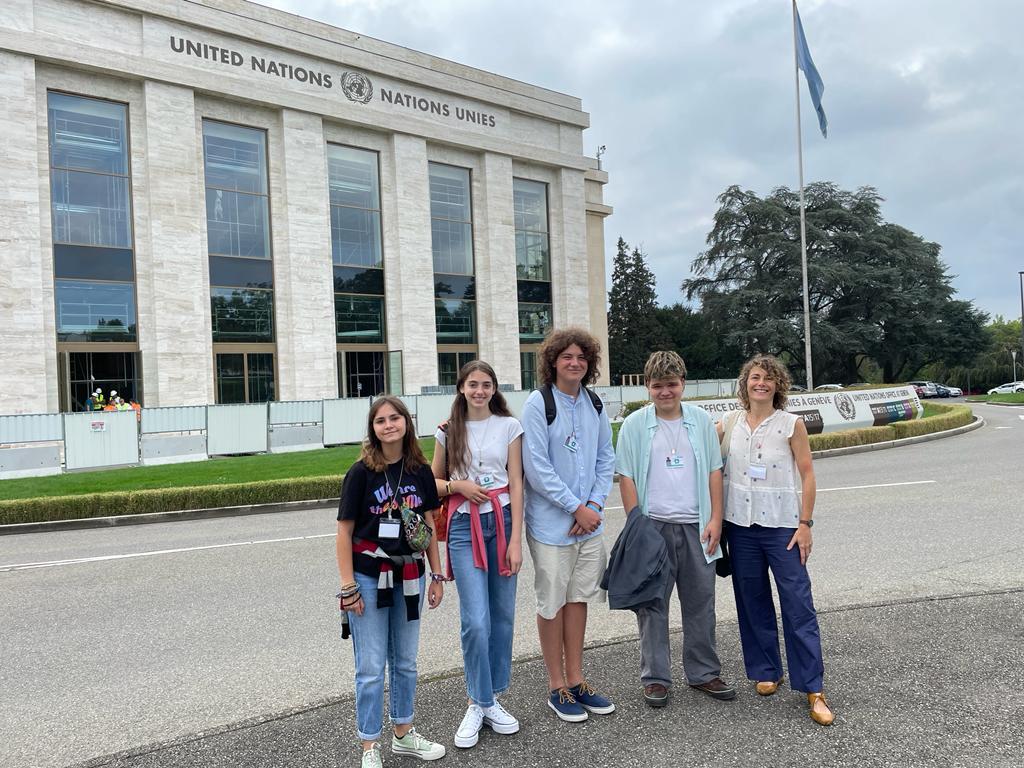 📍 Avui visitem conjuntament amb 4 joves representants del <a href="/CNIACat/">CNIAC</a> i <a href="/CabanesEster/">Ester Cabanes</a>, directora general de DGAIA, la seu de les Nacions Unides a Ginebra per conèixer els mecanismes de compliment de la Convenció dels Drets dels Infants.