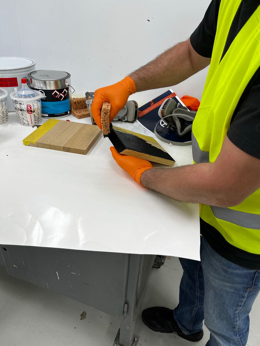 AnkerStuy's tweet photo. ⚓️ Vandaag organiseren we een praktijkdag voor klanten van @ClaasenCoatings! Een mooie manier om kennis te maken met onze nieuwe producten en deze ook direct uit te proberen! 👌 #ankerstuy #claasencoatings https://t.co/U112ze6qaB