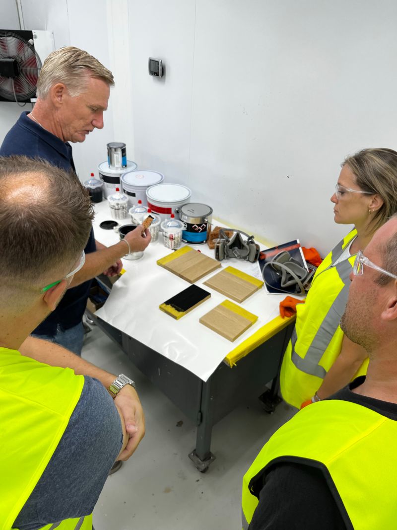 AnkerStuy's tweet photo. ⚓️ Vandaag organiseren we een praktijkdag voor klanten van @ClaasenCoatings! Een mooie manier om kennis te maken met onze nieuwe producten en deze ook direct uit te proberen! 👌 #ankerstuy #claasencoatings https://t.co/U112ze6qaB