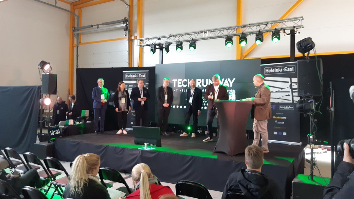 dronefinland's tweet photo. Prof. @eijahonkavaara1, @karvonen_hannu et al. julistavat tulevaisuuden ilmailuliikenteen tutkimuskeskus LIFT:n avatuksi #TechRunway tapahtumassa Pyhtäällä. @fgi_nls @RedstoneAERO
https://t.co/GcuqfoMZFn https://t.co/WSaNPngbbq