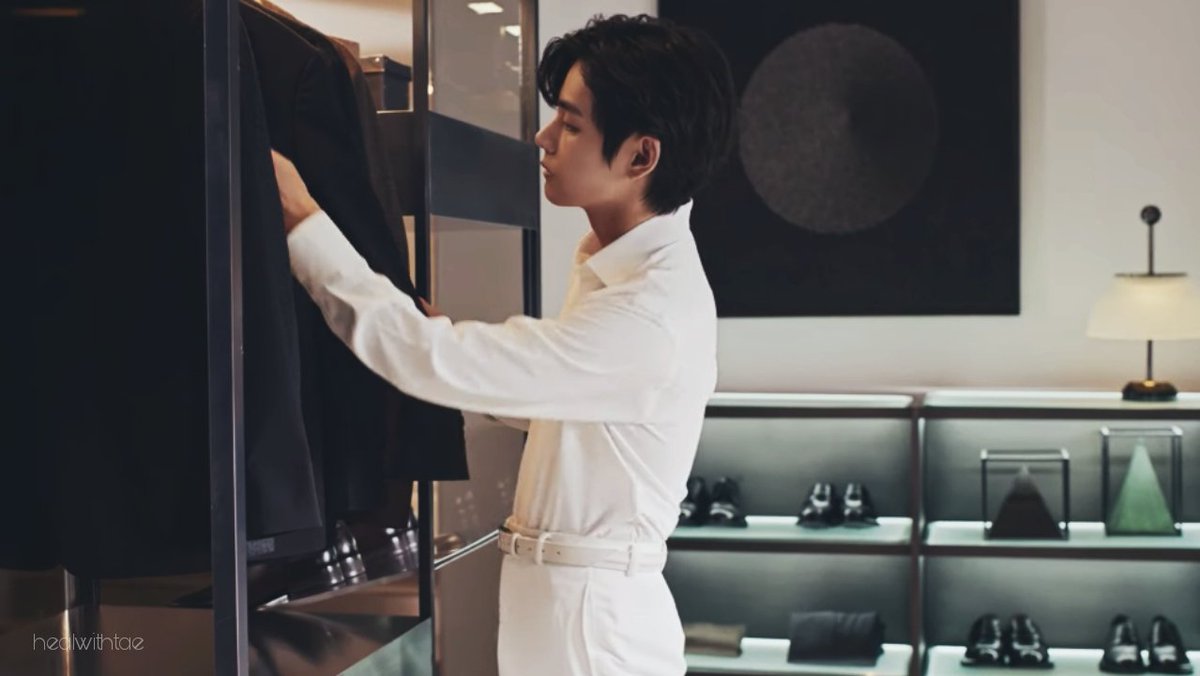 healwithtae's tweet photo. ceo husband kim taehyung 📸 https://t.co/7i736zaHH0
