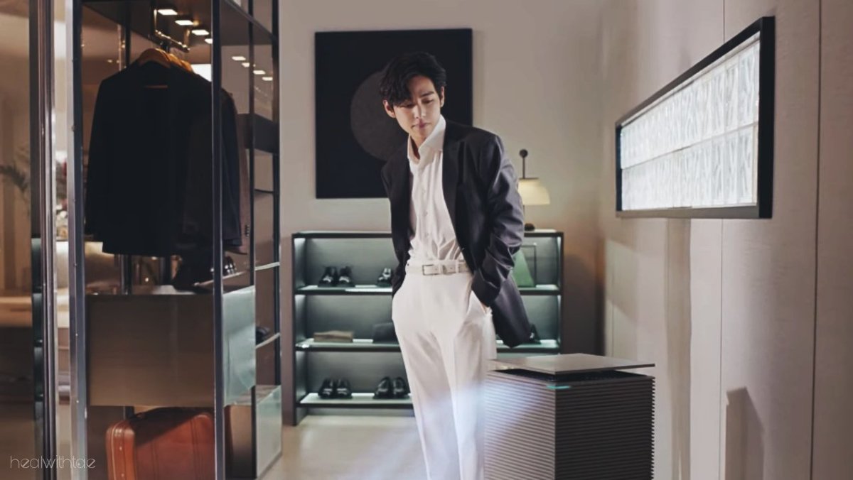 healwithtae's tweet photo. ceo husband kim taehyung 📸 https://t.co/7i736zaHH0