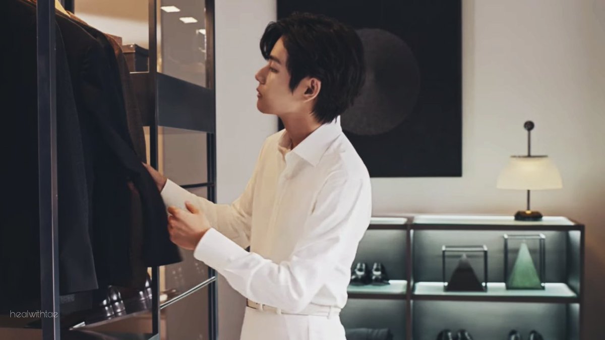 healwithtae's tweet photo. ceo husband kim taehyung 📸 https://t.co/7i736zaHH0