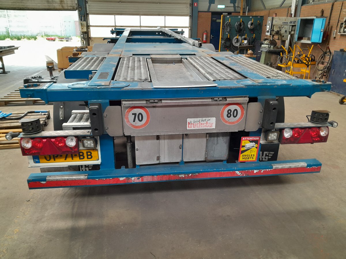 Burgtrailers's tweet photo. Veilig transport en #duurzaamheid staat bij van Waveren Transport hoog in het vaandel.
Ook zij hebben ervoor gekozen om voertuigen uit hun bestaande wagenpark aan te passen en te voorzien van een #ergonomische lage in/opstap 
#2ndlife
#transport https://t.co/NIbnR781nL