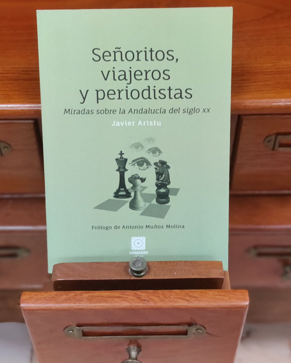 padillalibros's tweet photo. Javier Aristu dedicó tiempo a reflexionar sobre qué hablamos hoy cuando hablamos de Andalucía. Libro apasionante, con una clara intención final: construir un futuro mejor, sobre la realidad, atendiendo a la dignidad de quienes viven en el sur de España. #EditorialComares https://t.co/883aCCIvHJ
