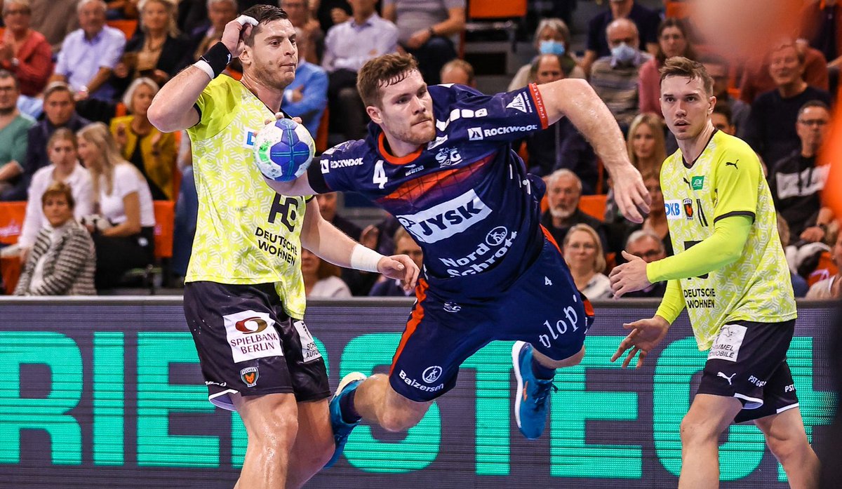 SGFleHa's tweet photo. 💥 Heimspiel-Knüller im DHB-Pokal!
In der zweiten Hauptrunde des DHB-Pokals dürft Ihr Euch auf ein echtes Topspiel in der #FLENSARENA freuen! Im Oktober empfangen wir die @FuechseBerlin! 🤩
Hier die gesamte Meldung 👉 https://t.co/wQUNffRuzc
#SGPower💙❤️
#OhneGrenzen https://t.co/S82oWqAOc6