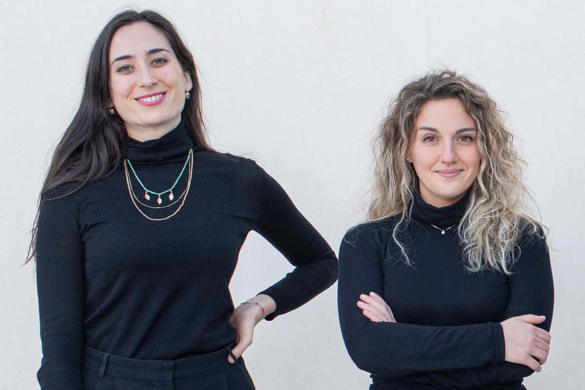 lacittanews's tweet image. È un vero e proprio mantello per l’invisibilità digitale, una linea di abbigliamento che ha lo scopo di impedire riconoscimenti facciali sgraditi e proteggere privacy e sicurezza. Telecamere di sicurezza a parte ovviamente.  #Cap_able #fashion

lacittanews.it/gli-abiti-di-q…