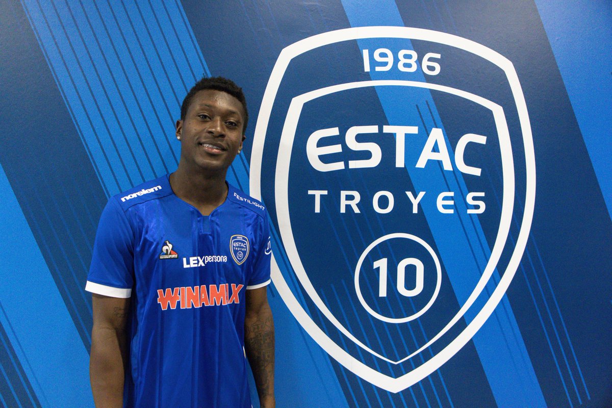 🔵 OFICIAL: Marlos Moreno (25) es nuevo jugador del #Troyes. El extremo colombiano llega procedente del #ManCity ✍🏿 Firma hasta junio de 2024