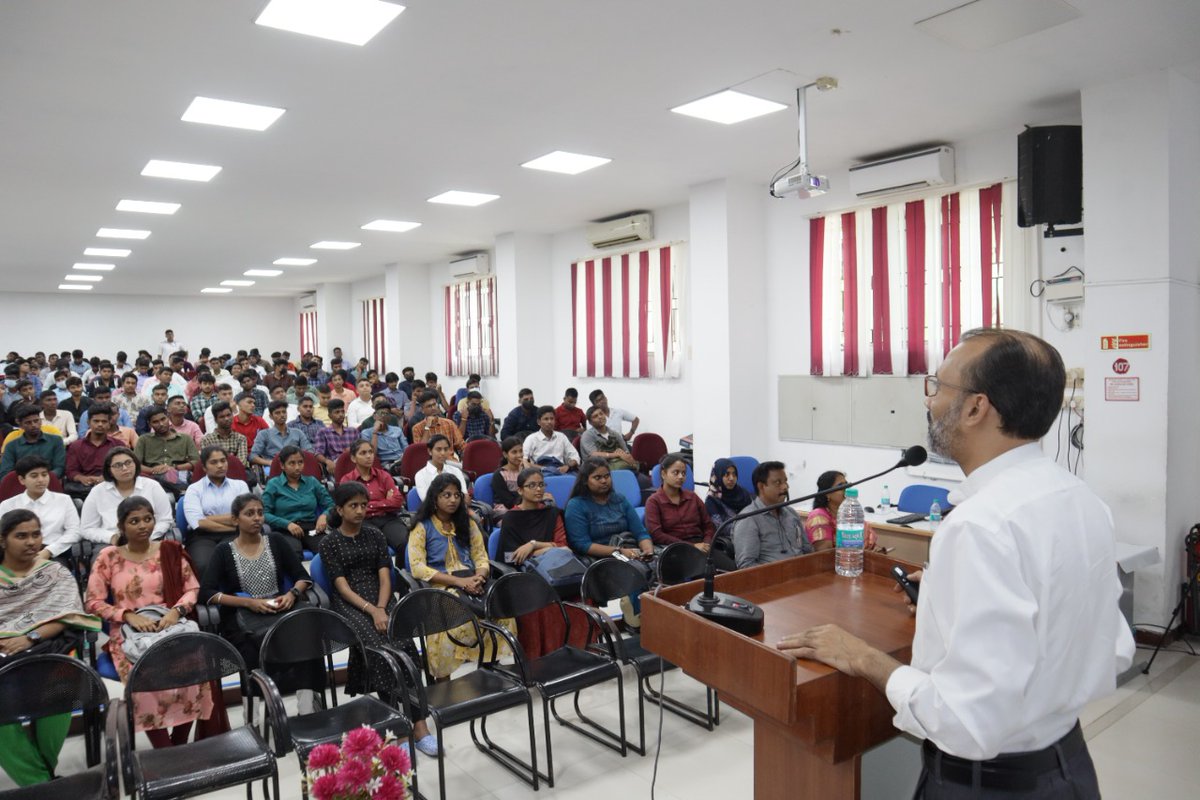 UniversityAmet's tweet image. The #AMETUniversity&apos;s &quot;#StudentInductionProgramme 2022-23&quot; was recently conducted in the presence of renowned Dr. Ashoken, Director-CEO of GEM Hospital, and business leader Mr. Sougat Chatterjee, who delivered speeches that will assist students in aspired lives in the future