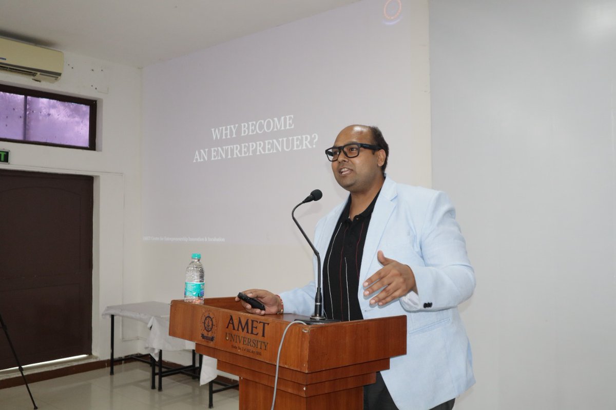 UniversityAmet's tweet image. The #AMETUniversity&apos;s &quot;#StudentInductionProgramme 2022-23&quot; was recently conducted in the presence of renowned Dr. Ashoken, Director-CEO of GEM Hospital, and business leader Mr. Sougat Chatterjee, who delivered speeches that will assist students in aspired lives in the future
