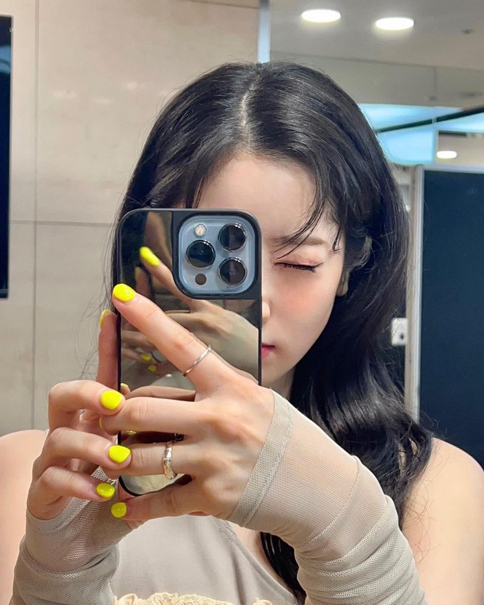 dahyuneim's tweet photo. ✨✨ https://t.co/ya3rThOjXs