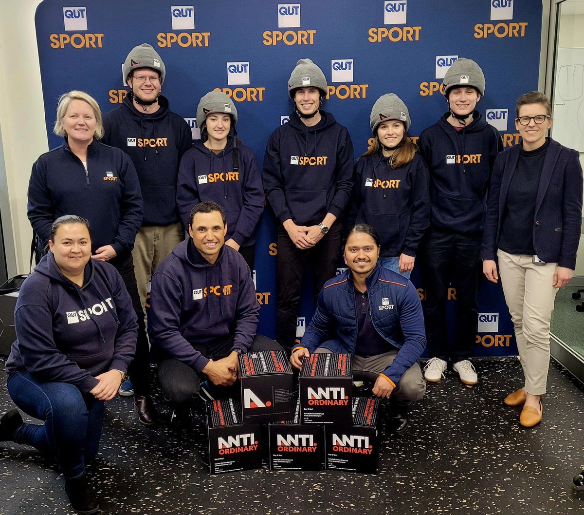 QUT students all set for the @unisportAU Snow Nationals @ Mt Buller this weekend! ❄️ Huge thx to @leanneharveyqut, @QUTEship & @ANTIordinary1 for providing our students with the incredibly safe & stylish beanie-helmets! #qutsport @QUT