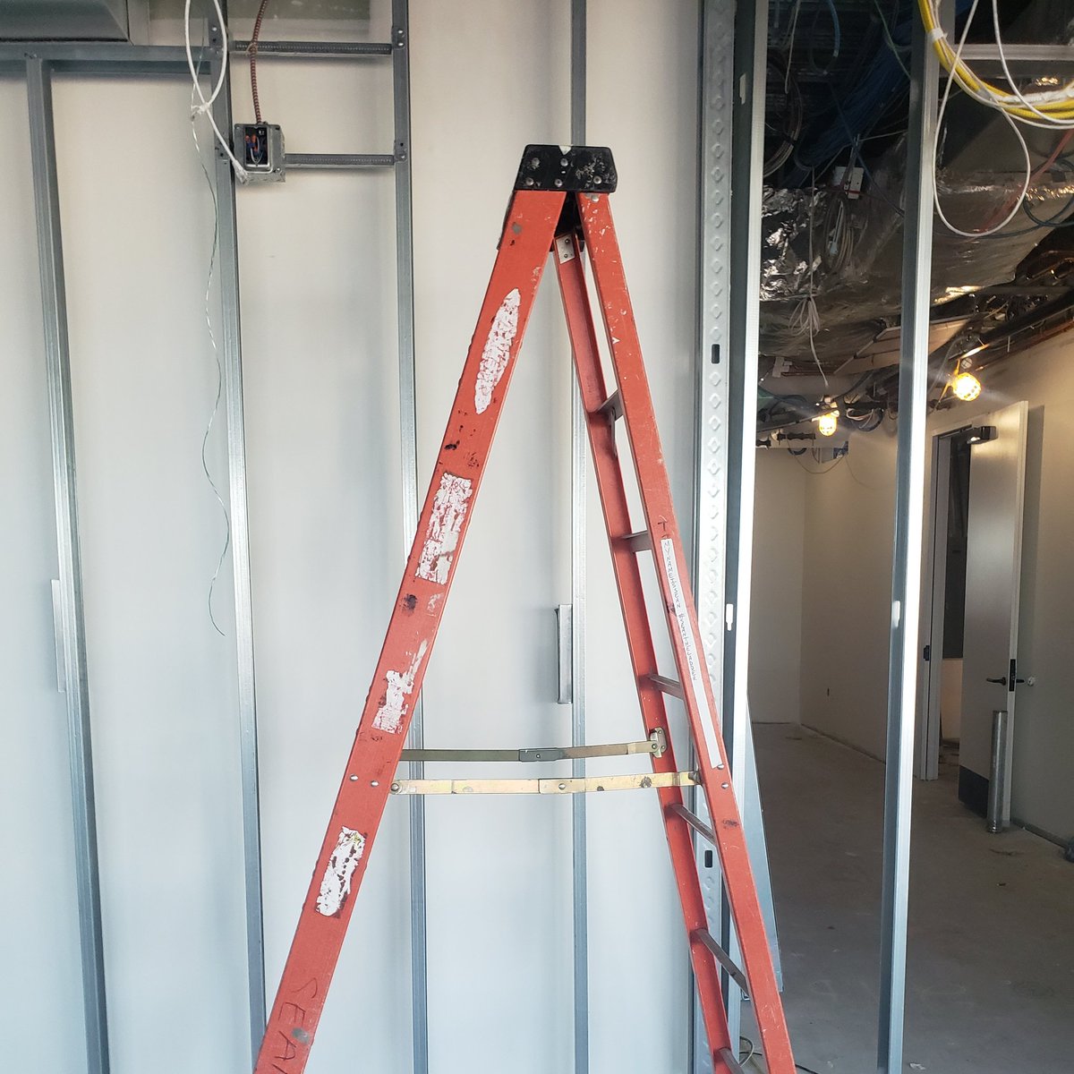 seantheladder's tweet photo. #NewProfilePic In my element at work #seantheladder https://t.co/rgjvlfW7SD