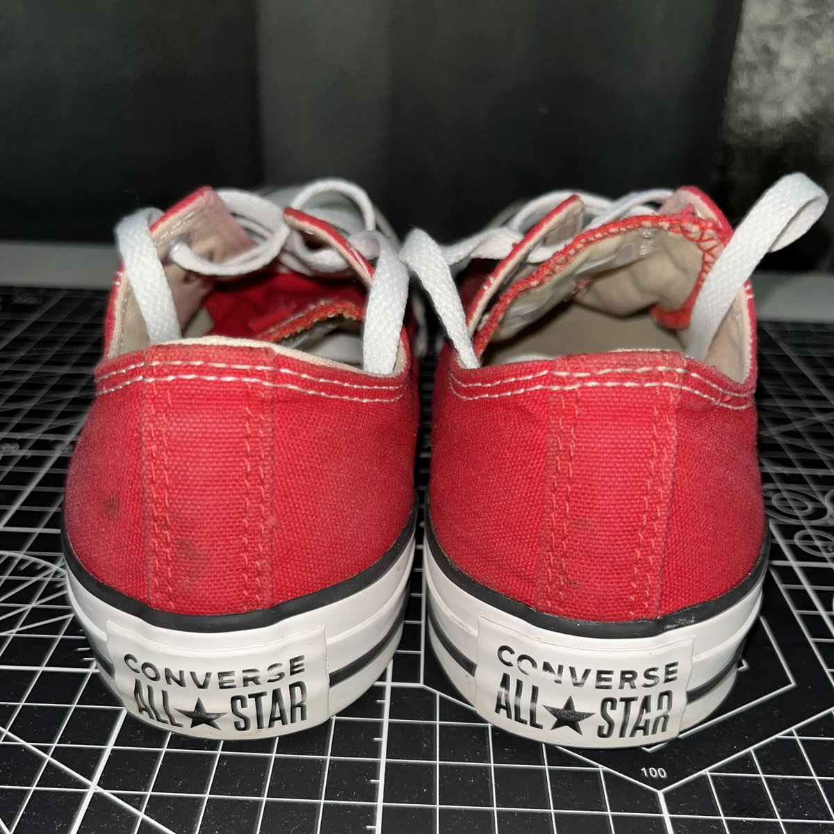 wts lfb ph only

converse all star chuck taylor red low cut original 

₱1600 

- used only for a few times
- originally around 3k
- no box (nawala nung lumipat kami 😭)
- can do code with additional fees

MOD: sco jnt jrs lbc
MOP: gcash bdo