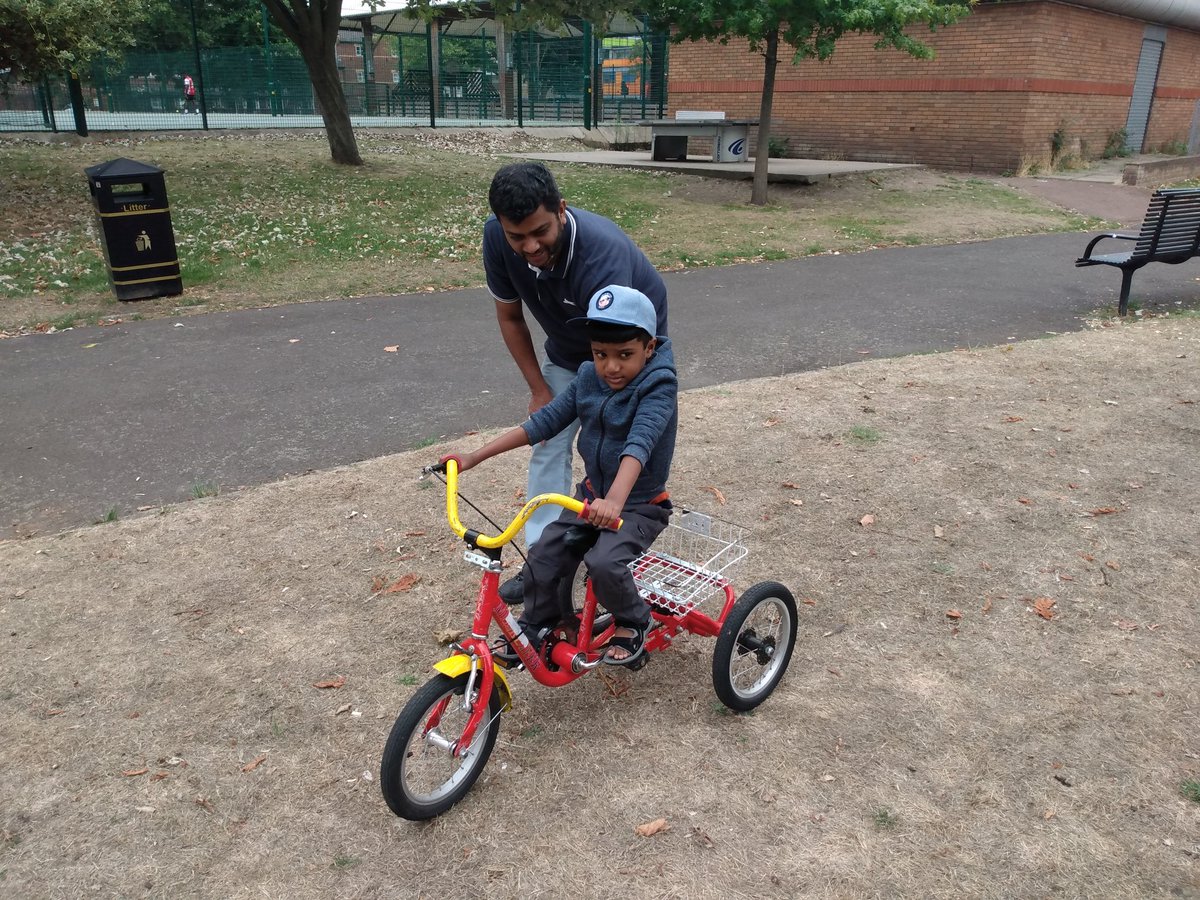 Children and parents in Newham are trying new experiences at our Fun Day supported by the ELFT Charity @EileenTLondon @PCCALAMI @LorraineSunduza @EdwinCCN <a href="/MohitVenkataram/">Dr Mohit Venkataram</a>