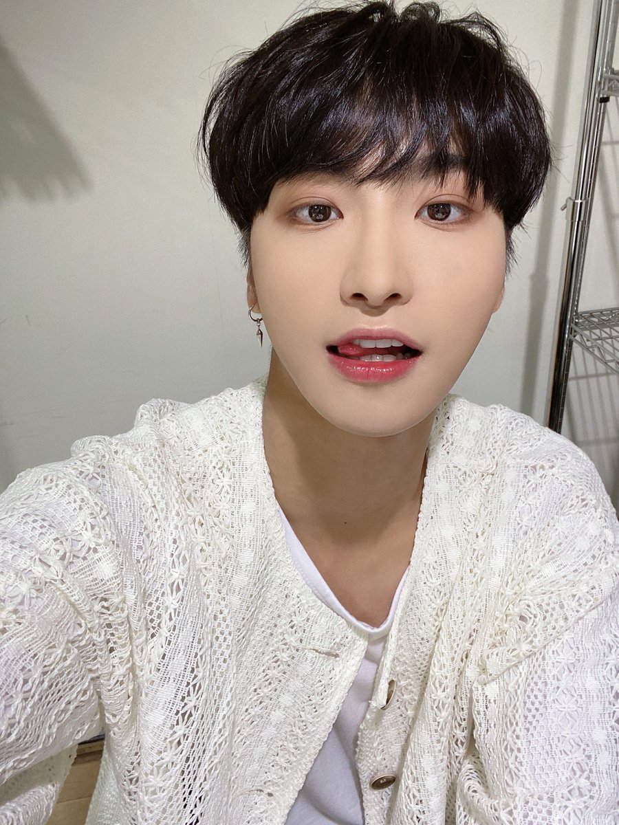ATEEZBRASIL_'s tweet photo. 🪐 |

[#SEONGHWA] 🤍🤍🤍

© allabout_atz

[+] https://t.co/WpCw4D0Zkx