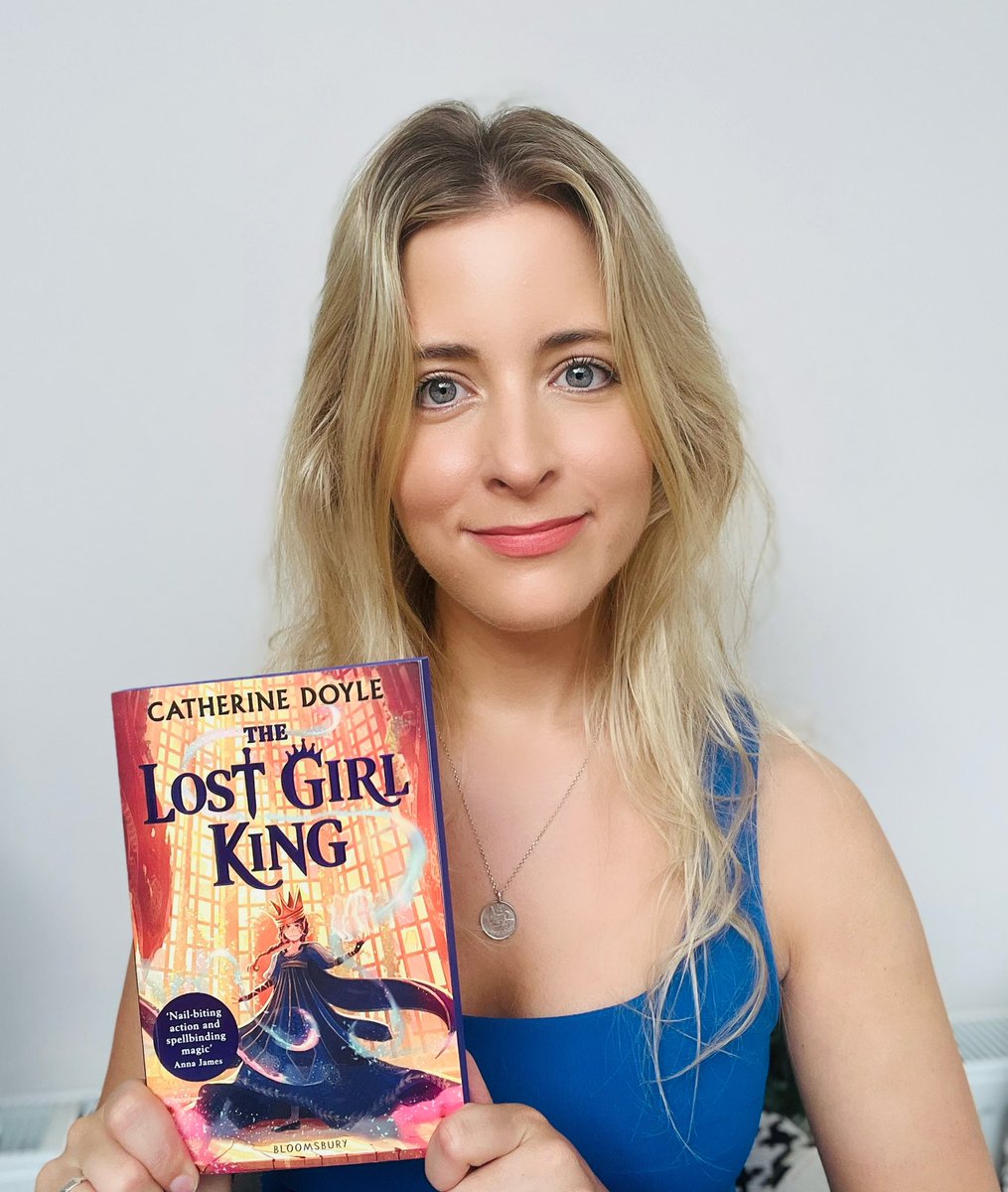 doyle_cat's tweet photo. ‘By fields of green &amp; mountains old, where magic glitters bright as gold,
A kingdom fears its frozen sky,
For all who live there cannot die…’

The Lost Girl King is out TODAY 🌞 it’s an epic adventure story about family and bravery, and the shining power of hope 💫 https://t.co/Dq4yBRlmVQ