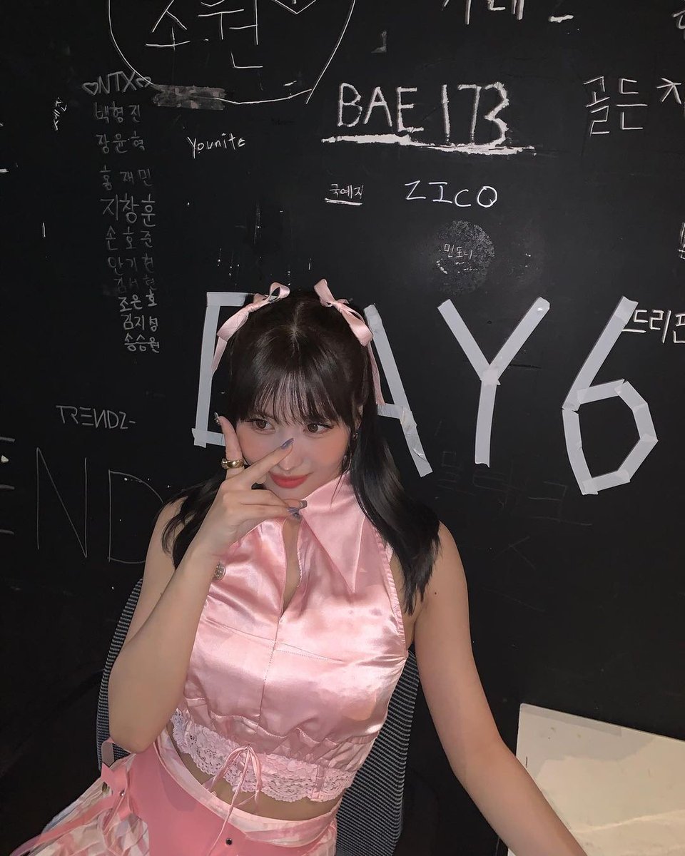 mmpicss's tweet photo. Momo's visuals are insane. 😳🥺#MOMO #모모 #もも https://t.co/q66XLxKfMp