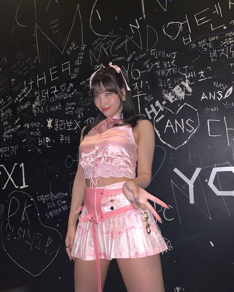 mmpicss's tweet photo. Momo's visuals are insane. 😳🥺#MOMO #모모 #もも https://t.co/q66XLxKfMp