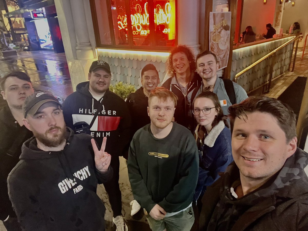 DivineMindau's tweet photo. Squad rolling up. 

@SwayzOCE 
@PIProns 
@Plasma_T1 
@Bdiz25 
@FreddyyyDM 
@hydrisney 
@jake_pkmn 

Waiting on Mr business man @Ratedfps_ to fly in ✈️ https://t.co/royMjPPMXw