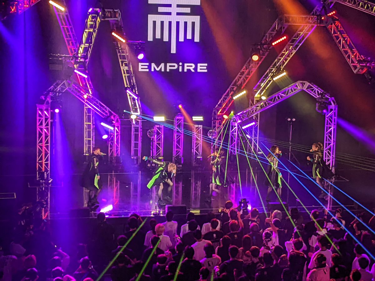 mabo________'s tweet photo. メンバーのジャンプ力✨
#元EMPiREなりのラストツアー
#元EMPiRE羽田
#Haveitmyway https://t.co/rizswX0gxT