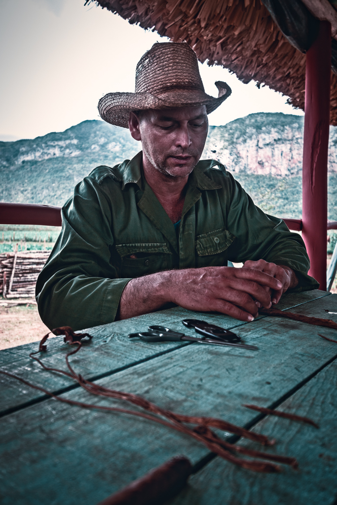 wannartcom's tweet photo. Fotoğrafçı Roving Rivera'nın objektifinden "Cubano Streets" koleksiyonuna ait fotoğraf çalışmaları. https://t.co/AS1t3v0Fea