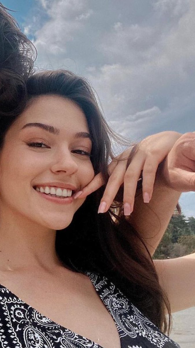 Herkesin gördüğü \  Benim gördüğüm #orhaz <a href="/meltemakcoll/">Meltem Akçöl</a> <a href="/izzetyksek/">izzet yüksek</a> 🛐