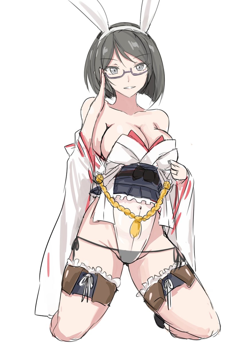 スーツ巻は出したいけど、紐パンも捨てがたいし、透け素材使いたいと思ったのでこうしてみた
うーん、、、、 