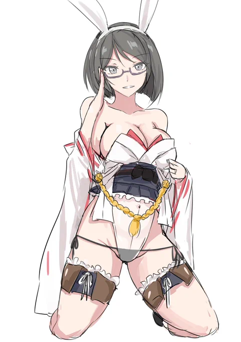 スーツ巻は出したいけど、紐パンも捨てがたいし、透け素材使いたいと思ったのでこうしてみたうーん、、、、 