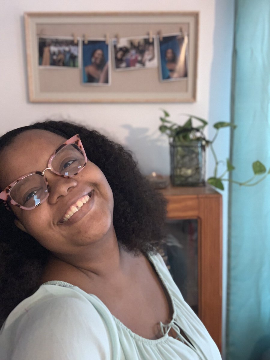 OliviaSinJa's tweet photo. Up at at em 🤗
#RevealYourTeal with my #PCOS1in10Ja headshots. 🤸🏾‍♂️🤗💃🏾 

My room is giving #PcosAwarenessMonth #PCOSawarenessDay 

#PCOS https://t.co/K4AFAzsAzV