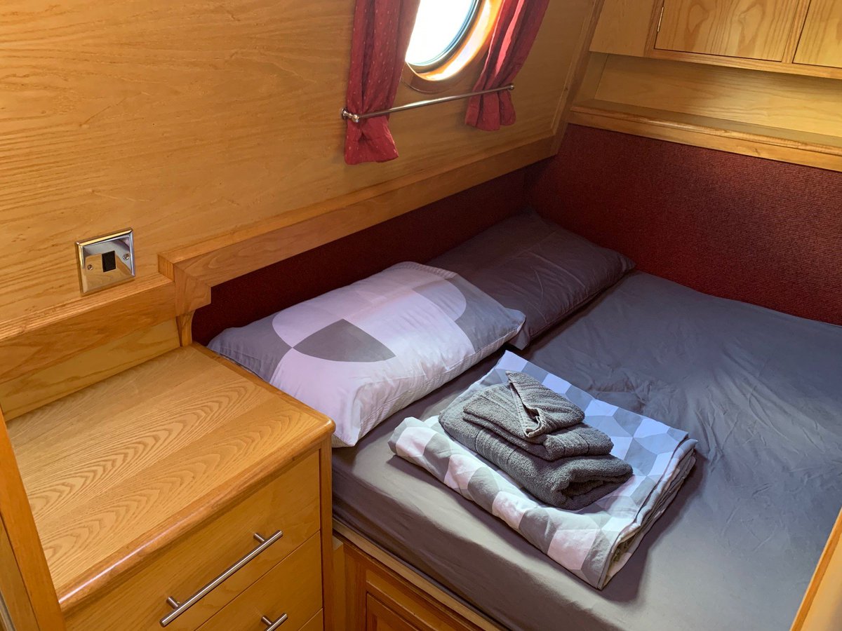Waterways_Hols's tweet photo. 🌟 Last Minute Special Offer 🌟 
Save 20% off boating holidays starting 2nd, 5th and 9th Sept from Hinksford Wharf.
https://t.co/aqhHe6aeZq
#lastminutetrip #lastminutedeals #lastminuteholiday #lastminutegetaway #boating #boatingholiday #specialoffers https://t.co/R4GwivNw4O