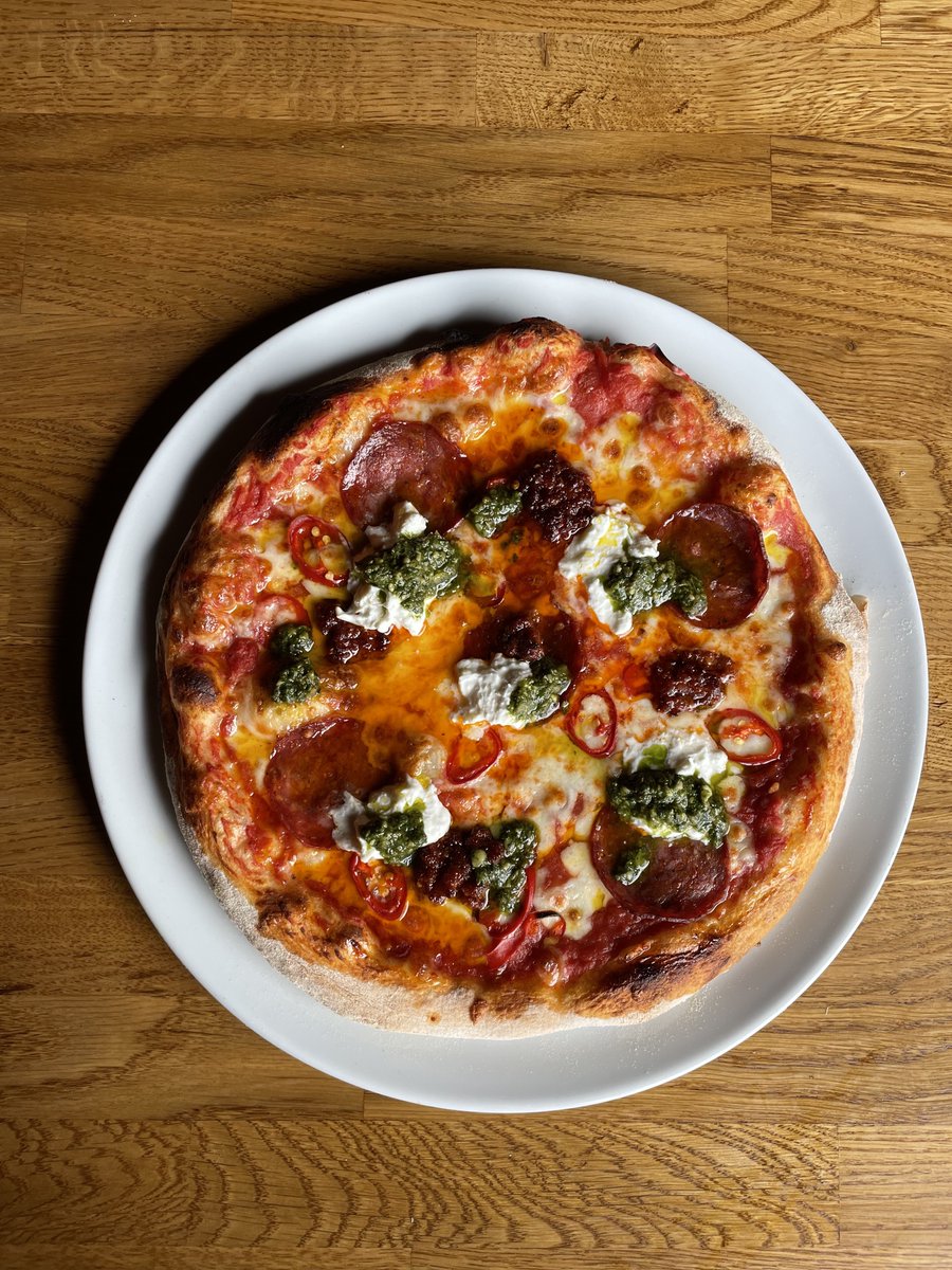 Reinventing the wheel / Beowulf Hot 🔥
Trealy farm pepperoni &amp; nduja, chilli, burrata and pesto.
Spicy, meaty, creamy. Tongue tingling.

#dokespizzeria #britishpizza