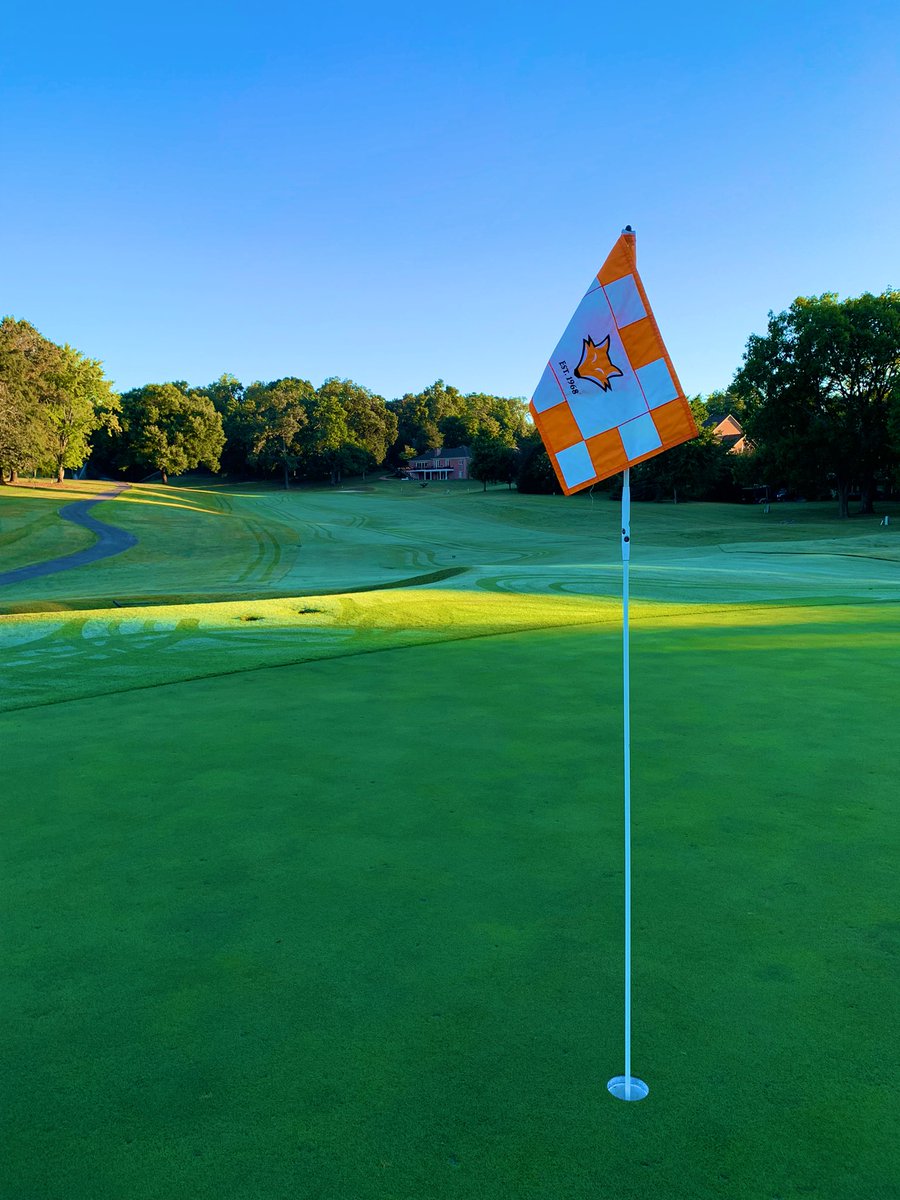 fdccagronomy's tweet photo. Game day flags are flying on this beautiful September morning! Pin location is Zone 2 and cart rule is 90 degrees! https://t.co/wBf6PoDtZQ