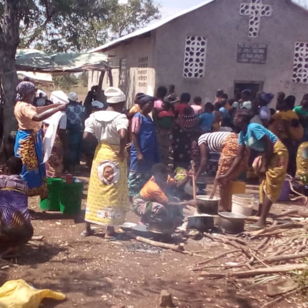 ActionOverseas's tweet photo. 🇲🇼 These pictures from Malawi show a recent convention in the Southern Region. The congregation also celebrated communion together. We thank God for these images that show the onward progress of the Malawian church. https://t.co/cn2EdqCREU