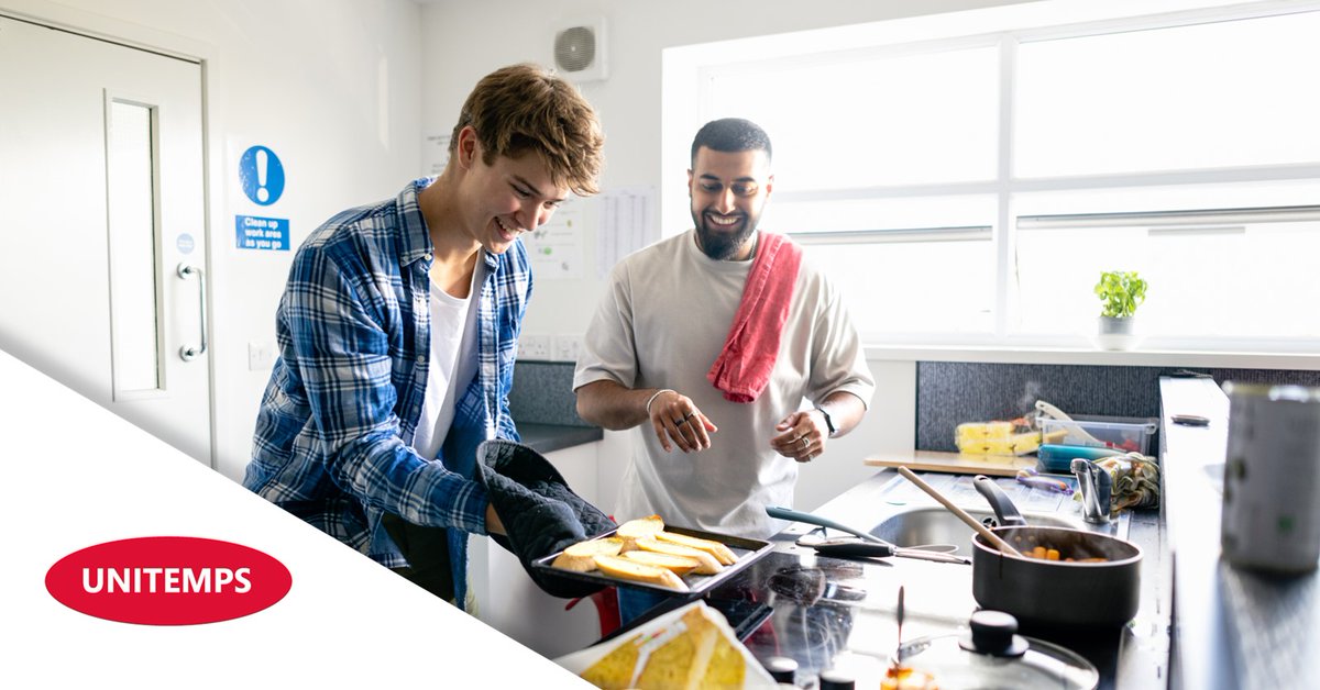 Unitemps's tweet photo. 🎓 Going to uni later this month?
💰 We have gathered some of our best tips and advice for anyone heading off to university this September!
👉 Read our tips https://t.co/OZnmpe8dnH
#UniAdvice #Freshers #Undergrad #UniLife https://t.co/cm0T64oqpo