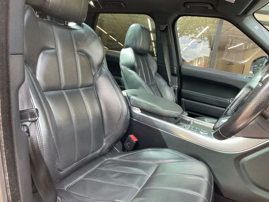 Rushmores_Cars's tweet photo. 💥 2015 LAND ROVER RANGE ROVER SPORT 💥
Just in! This 2015 3.0 SDV6 HSE DYNAMIC 5d 306 BHP With 68000 Miles!  

£36,100 or From £646 Per Month!

⬇️Apply Here⬇️
https://t.co/QucF7QBhCj  📊

#cars #Catford #carsforsale  #London #automobile #carspotting #ride #caroftheday https://t.co/TojHJgHYWb